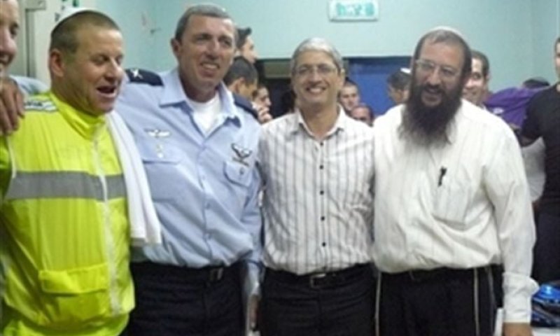 הרבצ"ר ומח"ט הצנחנים ביקרו במכינה הקדם צבאית 'מעוז' בלוד