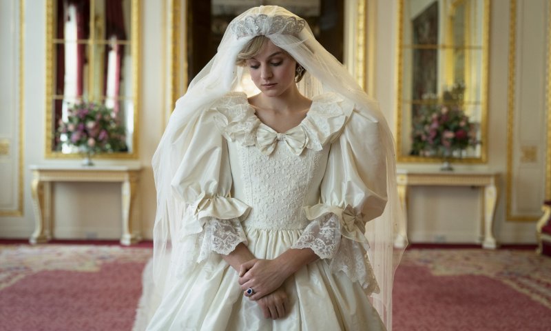 בעקבות הביקורת: אזהרה לצופים בטריילרים ל"הכתר"