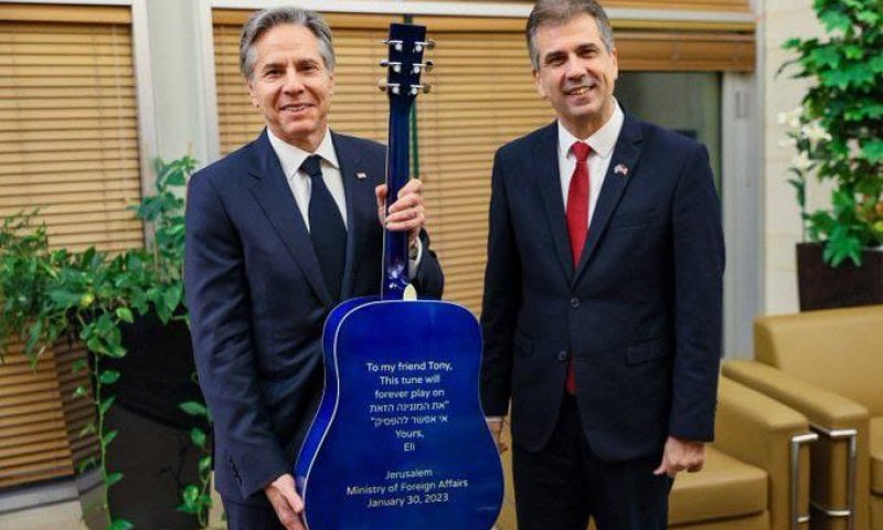 "אי אפשר להפסיק": המתנה של שר החוץ לאנתוני בלינקן