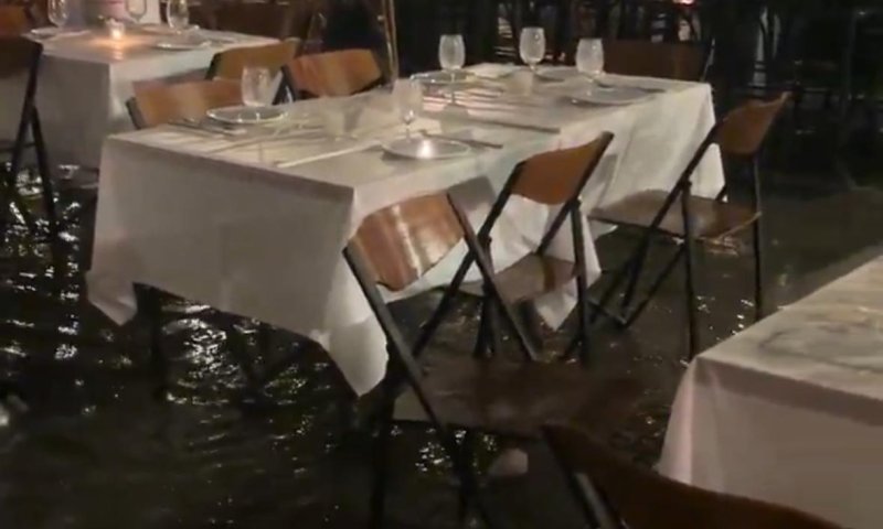 משוגע: מסעדות וברים בתל אביב הוצפו במים. צפו