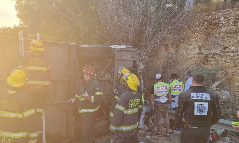 האוטובוס שהתהפך הסיע חניכי בני עקיבא, 33 נפצעו