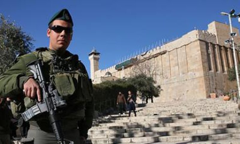 נער פלסטיני נעצר בחברון: חשוד שניסה לדקור חיילים