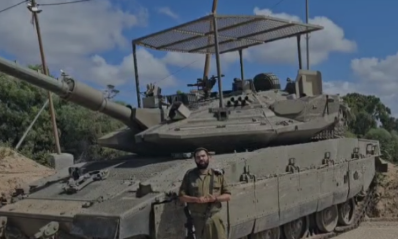 המדריך: איך לבנות סוכה על טנק בחמש דקות