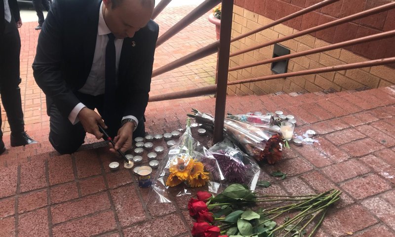 בנט בפנסילבניה: "הלב המום לנוכח האירועים"