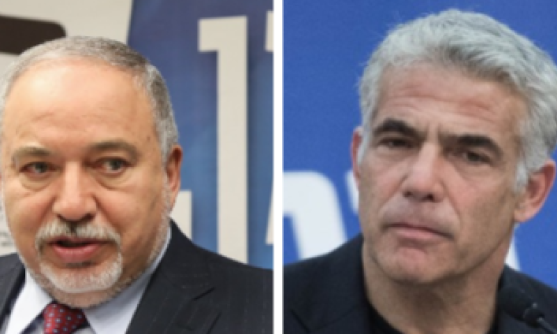 לפיד לוחץ על ליברמן, שלא נענה: "כשאזדקק לעצתך אפנה"