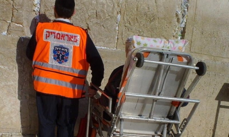 המשאלה של החולה הסופני: להתפלל בכותל המערבי