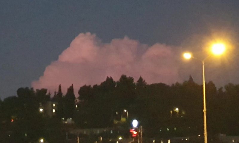 צפו: מופע ברקים בתוך ענן בירושלים