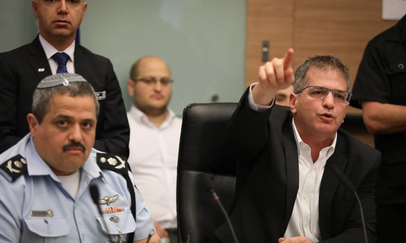 צפו: המפכ"ל בדיון בכנסת. 3 ח"כים סולקו בשתי דקות