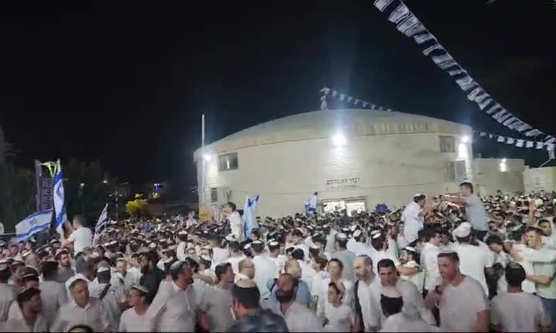 שנה אחרי: אלפים בהקפות שניות בישיבת ההסדר שדרות