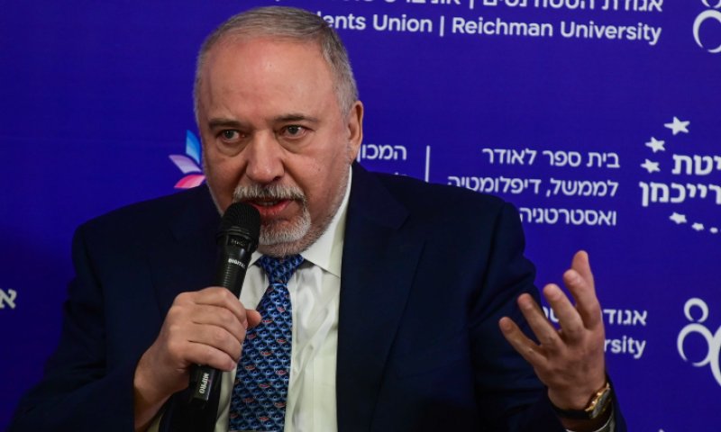 ליברמן: "שוב עסקנים חרדים מכתיבים לציבור"