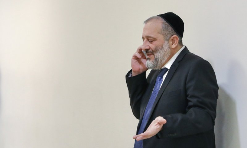 דרעי לוקח צד בבחירות על ראשות הליכוד