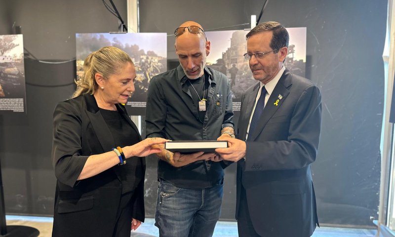 עדות מקרוב: הרצוג נחשף לתיעודים הקשים מה-7.10