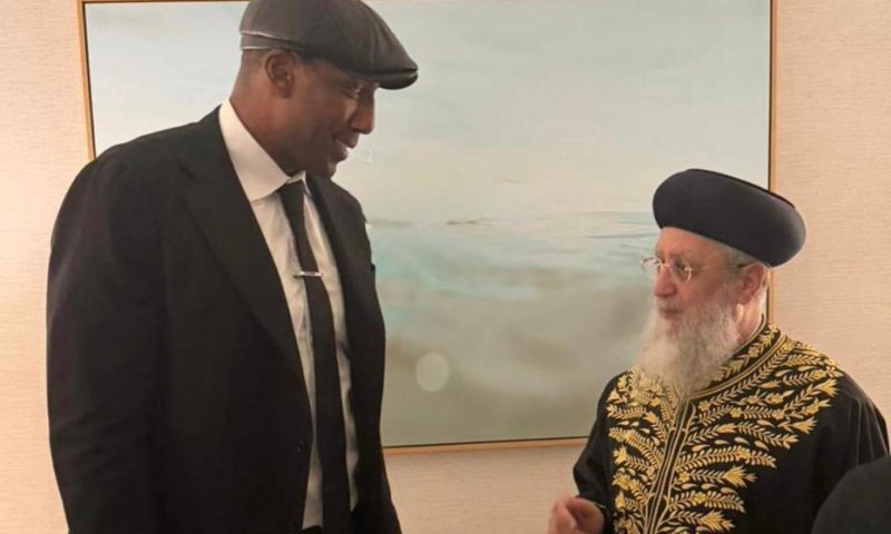 במהלך מסעו בארה"ב: הראשון לציון פגש את כוכב הכדורסל שהתגייר