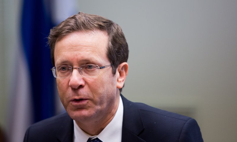 בוז'י עומד לצידו של נתניהו: "פוסט מסוכן"