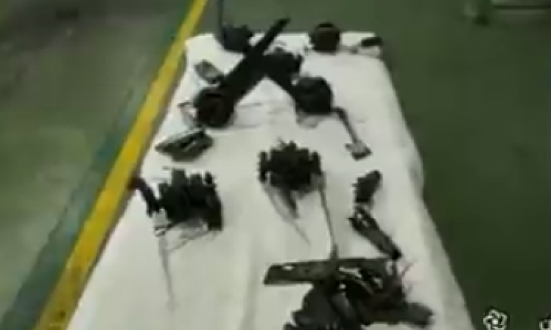 האיראנים חושפים את שרידי המל"טים מהתקיפה | צפו