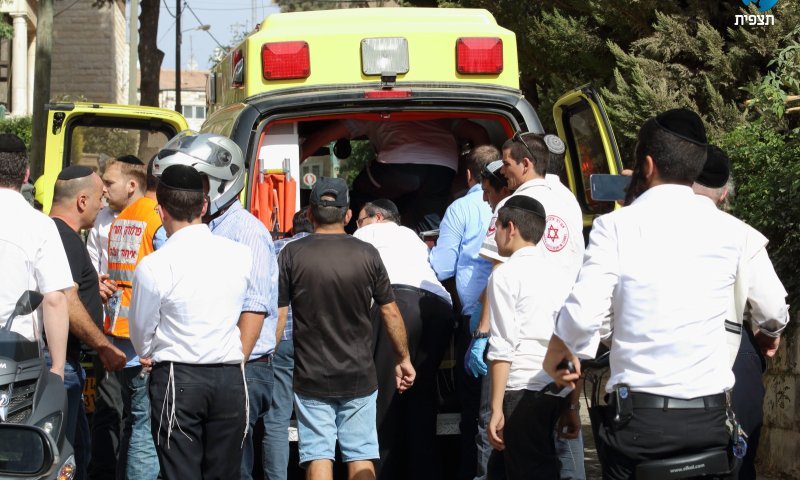 חרדי התחשמל במהלך בניית סוכה; מצבו קשה