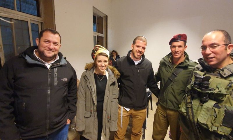 מרגש: שבע ברכות במקום בו נרצח אב המשפחה. צפו