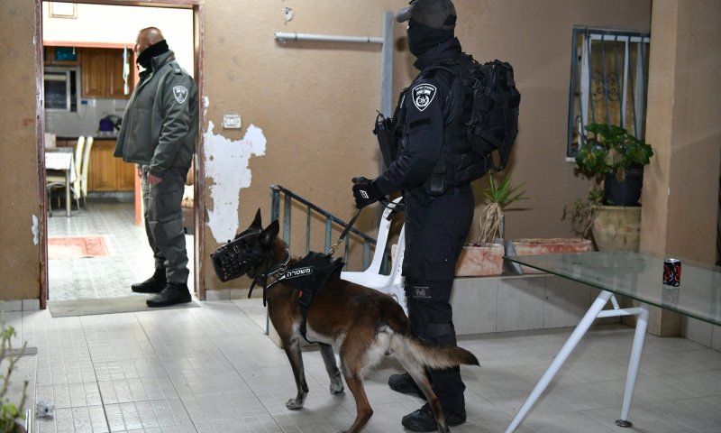 המאבק בפשיעה: 51 ערבים נעצרו בחשד לסחר בנשק