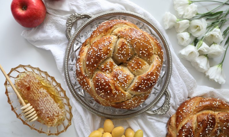 הלהיט של ראש השנה: כך תכינו חלות דבש מרהיבות