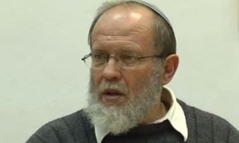 הרב סדן על בנט: "ענייני הקודש יקרים בעיניו"