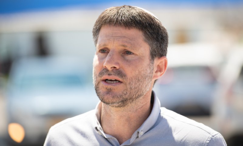 סמוטריץ': "שטרן הסיר את המסכה מהפמיניזם הצבוע"