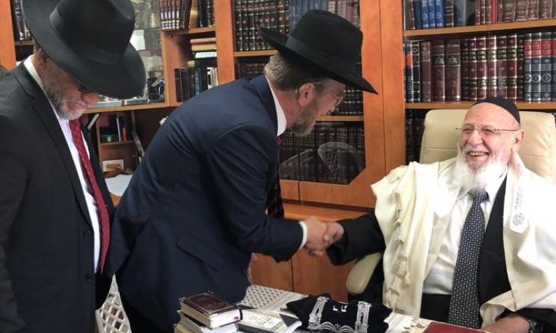 אלעד: ש"ס מריצה מועמד ליטאי נגד ראש העיר החסידי