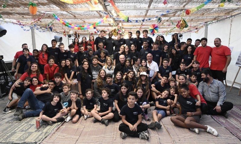 מרגש: יתומי צה"ל התארחו בסוכת שר הביטחון