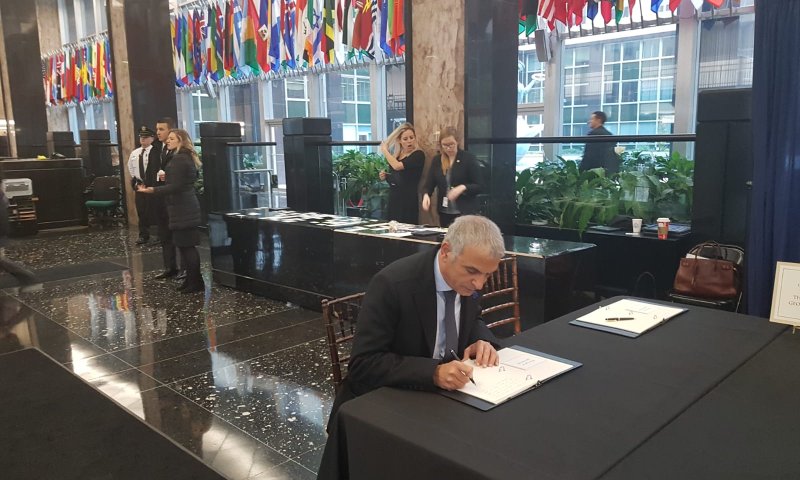 כחלון מספיד את בוש: "נשיא שהיה מגדול ידידינו"