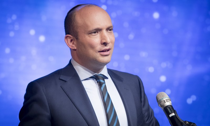 בנט מגבה את ההחלטה: "כולנו עם אחד וקומץ גאה"