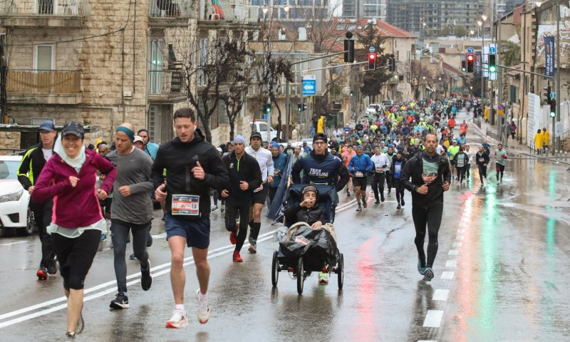 אלו חסימות הכבישים: בקור ובגשם החל מרתון ירושלים