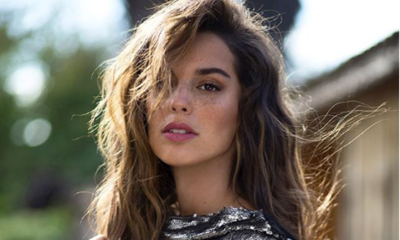 אושיית האופנה משתפת בטוקבק שהפך את עולמה