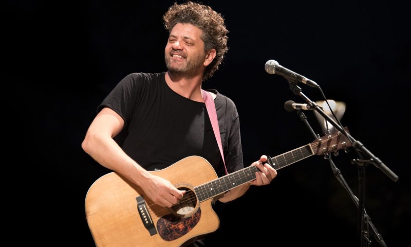 יום הולדת שמח: עשרה דברים שלא ידעתם על הזמר האגדי אמיר דדון