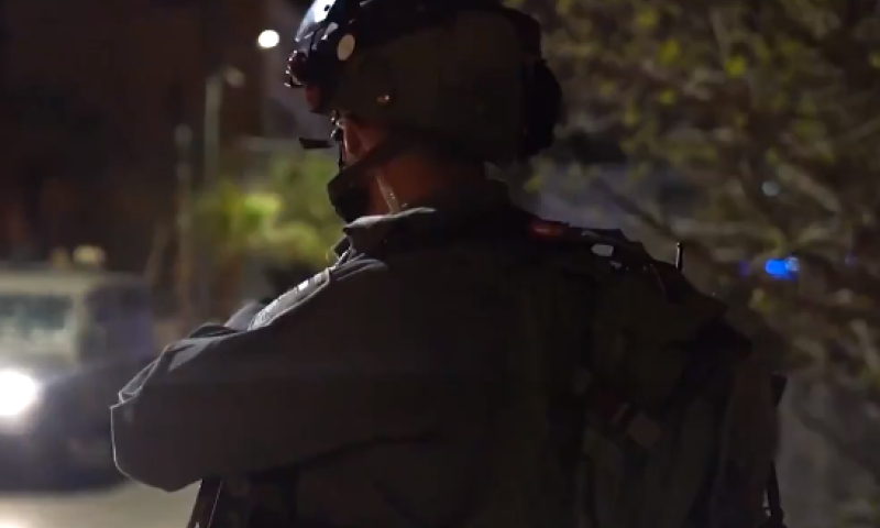 לוחמי ימ"מ עצרו הלילה 2 מבוקשים ברמאללה &bull; צפו: