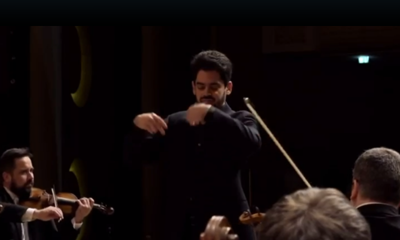 בנוכחות אשת הנשיא: מנגנים התקווה באבו דאבי