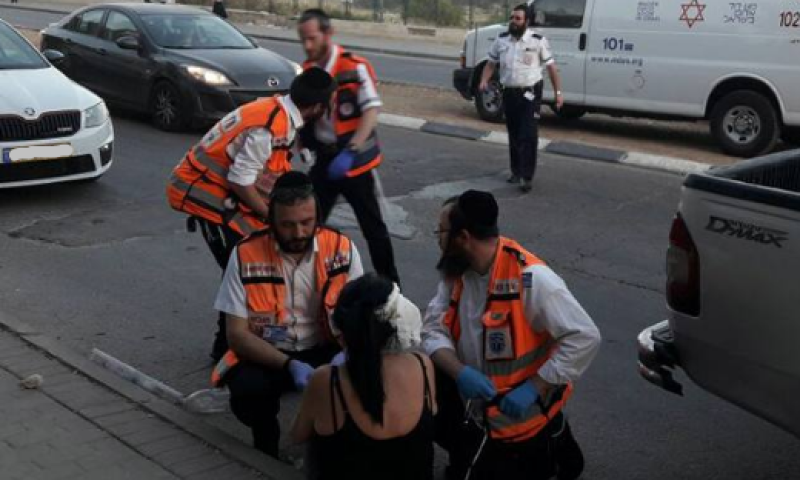 'מחבל דתי': אשה נפצעה בראשה כי 'הייתה לא צנועה'