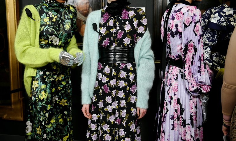 אופנה צנועה הישר משבוע האופנה בלונדון