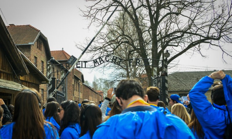 צום ביום השואה &ndash; האם מותר לצום בניסן?
