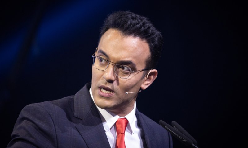 עופר חדד מתפוצץ על ינון מגל: 'איך אתה לא מתבייש?'