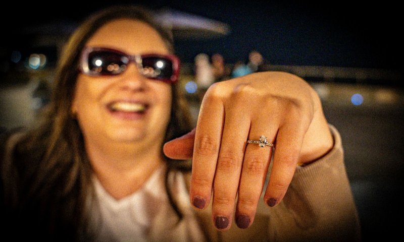 מזל טוב! סולנית להקת שלוה התארסה | צפו