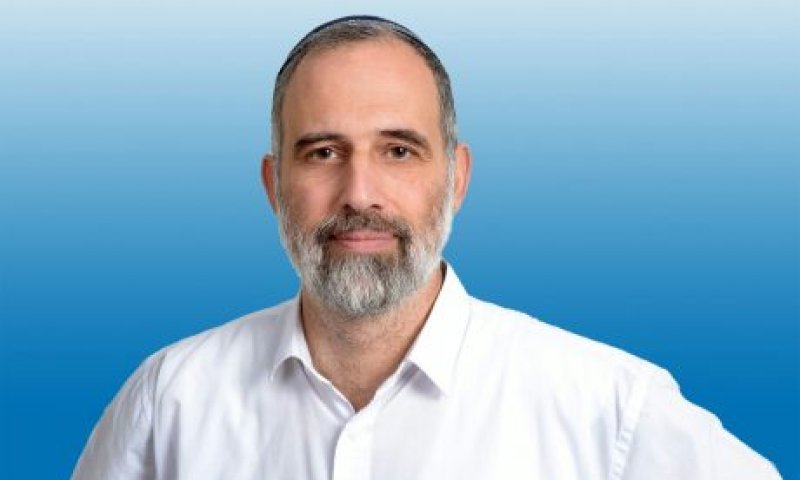 הרב זאגא עוקץ את בנט: "גילה את ה"וואטסאפ"