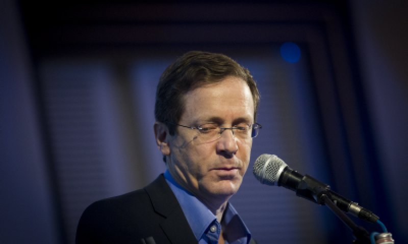 "איבדת כל סמכות מוסרית להיות ראש ממשלה"