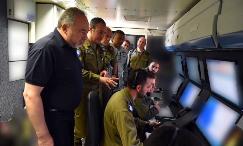 ליברמן משגר איום לעזה; "מי שיתקרב לגדר- חייו בסכנה"