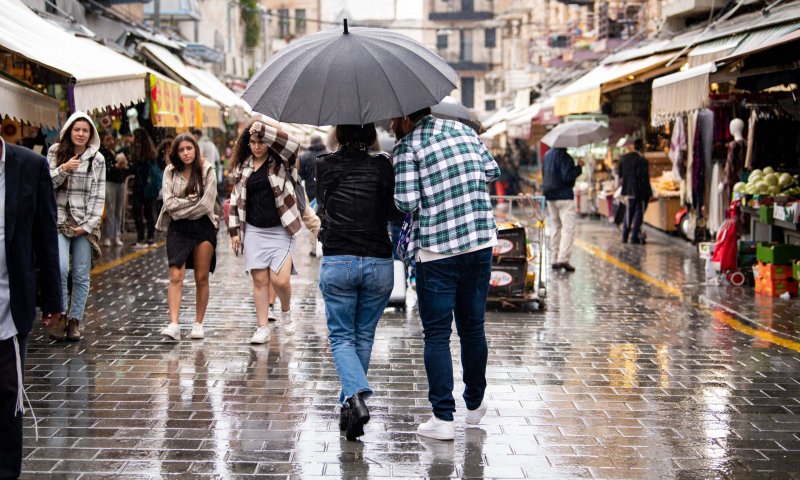 פלייליסט גשם: 10 שירי חורף לכבוד "ותן טל ומטר"