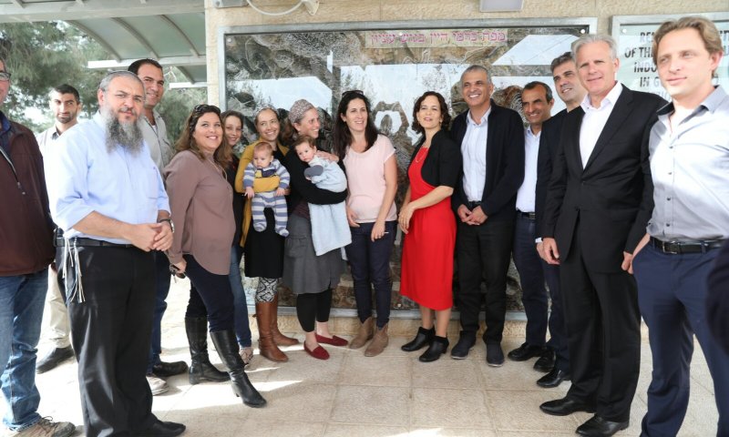 כחלון לתושבי נתיב האבות: "צעדי הסדרה מתקדמים"