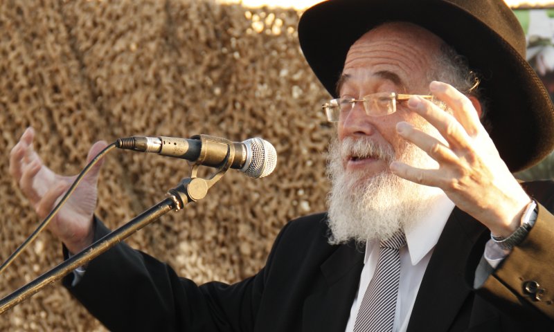 הרב שהוכה והשתתף בלוויה: "ר' שמואל היה רך"