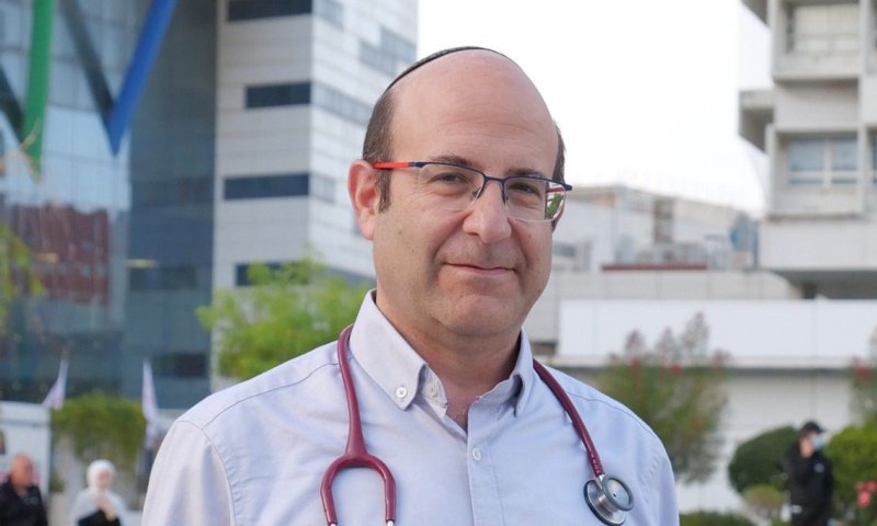 כבוד למגזר: הרופא הסרוג מונה לסגן מנהל בית החולים רמב"ם