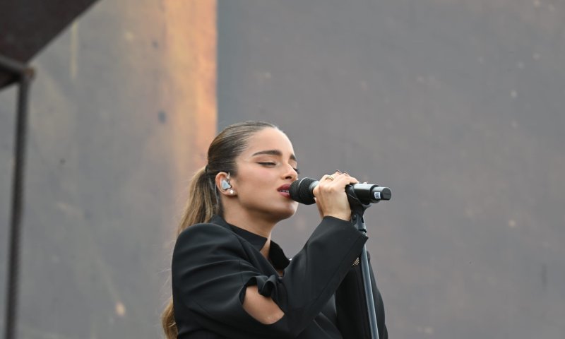 צפו: נועה קירל מבצעת את "הליכה לקיסריה" במצעד החיים