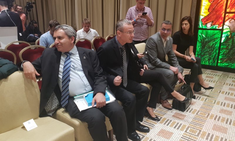 ממשיכים להושיט יד: הליכוד הזמינו את כחול לבן למחר