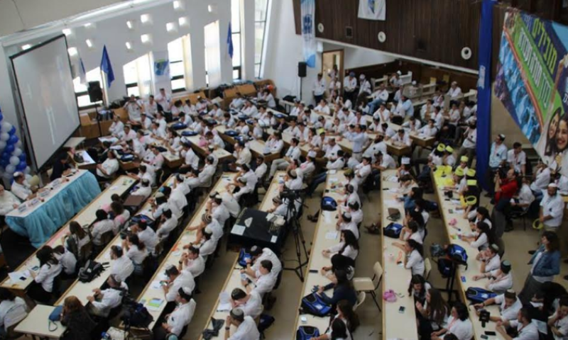 בני עקיבא החליטה: נטיעות בט"ו בשבט- בלי טלפון