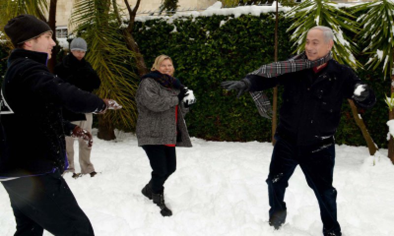 צפו בתיעוד: ראש הממשלה נתניהו במלחמת שלג